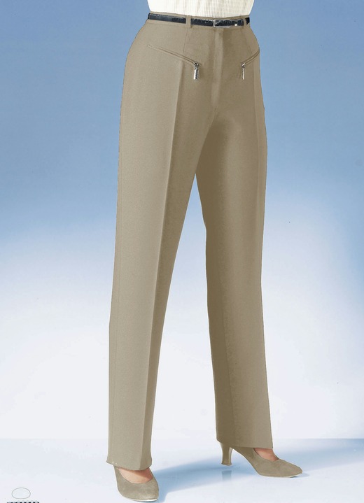 Hosen - Hose mit paspelierten Reißverschluss-Taschen, in Größe 018 bis 088, in Farbe SAND Ansicht 1