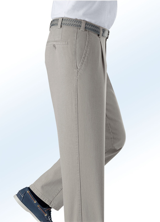 Hosen - Unterbauch-Jeans mit Bundfalten in 3 Farben, in Größe 024 bis 060, in Farbe BEIGE Ansicht 1