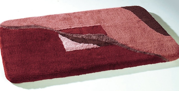Badgarnituren - Badgarnitur der Marke Kleine Wolke, in Größe 100 (Vorleger halbrund, 50/80 cm) bis 112 (WC-Deckelbezug mit Kordel), in Farbe ROT Ansicht 1