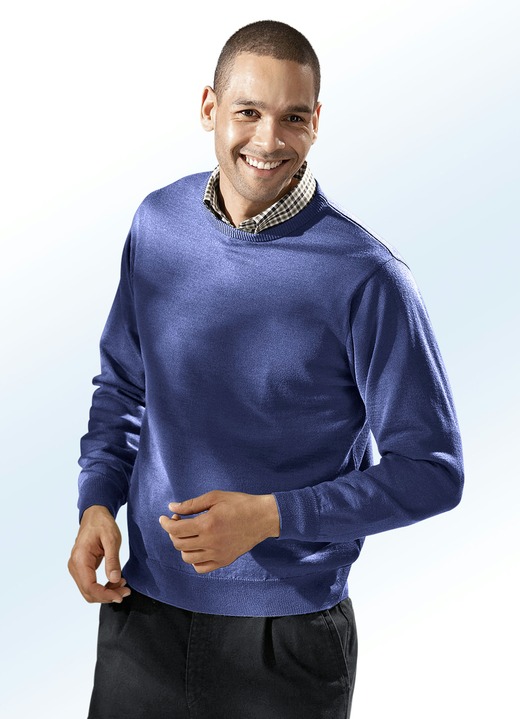 Hemden, Pullover & Shirts - Pullover in 4 Farben mit rundem Halsausschnitt, in Größe 046 bis 062, in Farbe JEANSBLAU MELIERT Ansicht 1