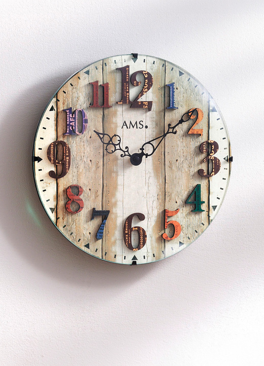 - AMS Wanduhr mit Zifferblatt in Holzplanken-Optik, in Farbe