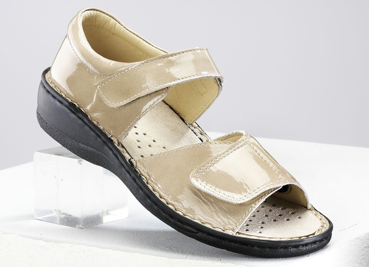 Sandaletten & Pantoletten - Taurus Damen-Sandalette in Lackoptik, in Farbe BEIGE