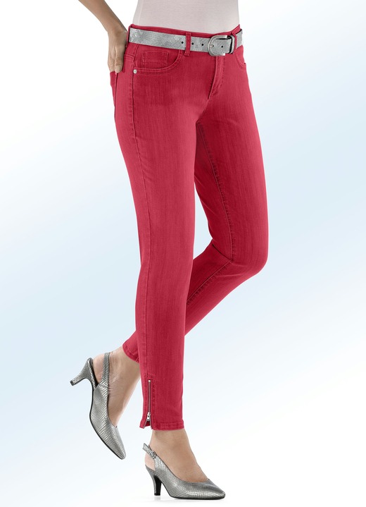 Hosen - Magic-Jeans mit modischen Reißverschlüssen an den Beinabschlüssen, in Größe 017 bis 050, in Farbe ROT Ansicht 1