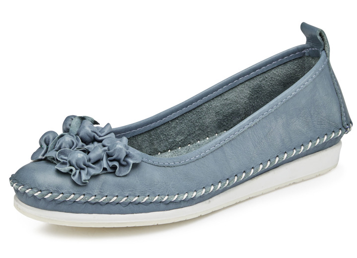 Slipper & Schnürschuhe - Andrea Conti Mokassin-Slipper mit frechen Lederblüten, in Größe 036 bis 043, in Farbe JEANSBLEU Ansicht 1