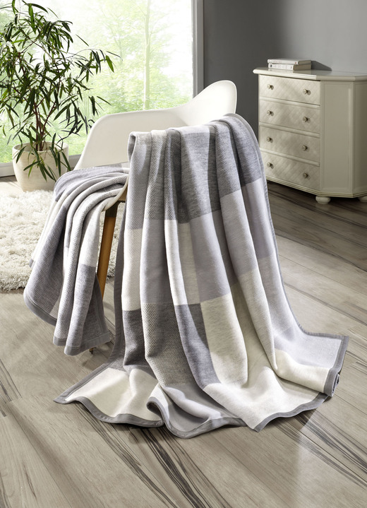 Decken - Kuschelweiche Schlafdecke von Bocasa, in Farbe SILBER Ansicht 1