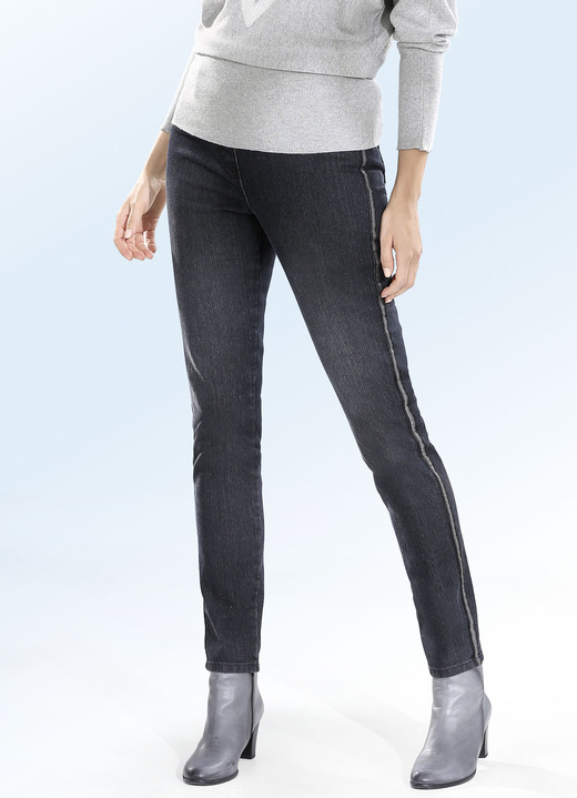Jeans - Jeans mit edel glänzender Stickerei, in Größe 017 bis 052, in Farbe SCHWARZ