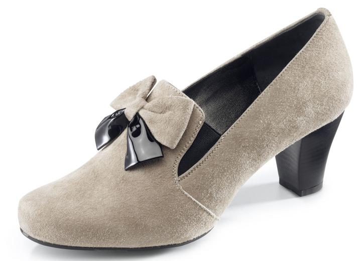 - Pumps aus Samt-Chevreauleder, in Größe 036 bis 042, in Farbe BEIGE
