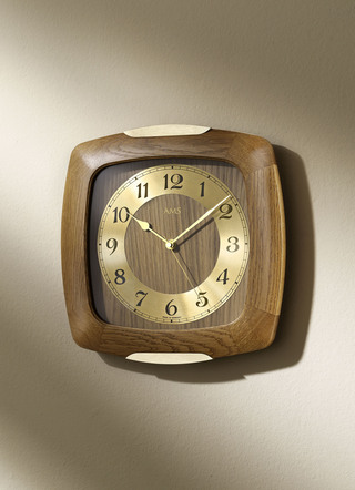 Wanduhr aus massivem Holz
