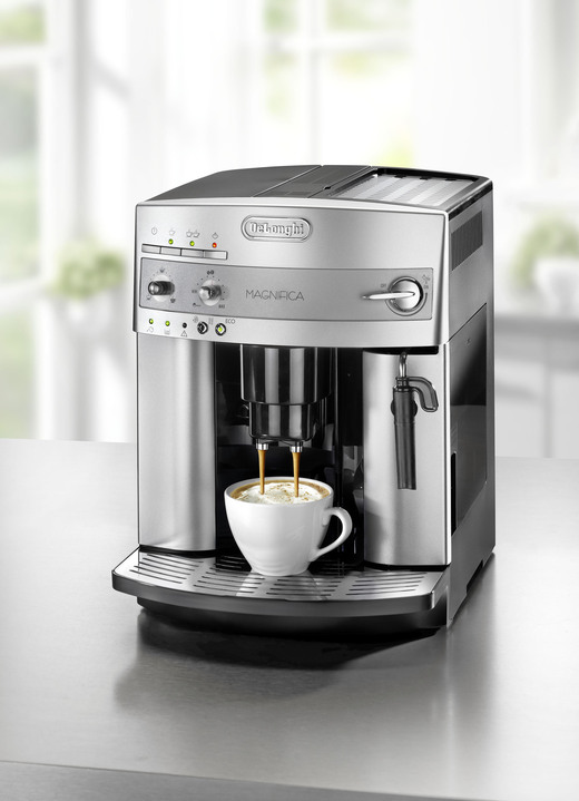 Kaffee-Vollautomaten & Espressomaschinen - Kaffee-Vollautomat mit Kegelmahlwerk, in Farbe SILBER
