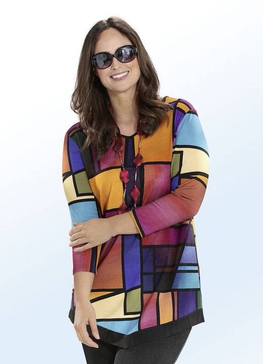 - Ausdrucksvolles Longshirt mit V-Ausschnitt, in Größe 040 bis 052, in Farbe MULTICOLOR