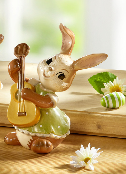 Ostern - Musizierende Hasen aus Feinsteingut, in Farbe BUNT, in Ausführung Hase mit Gitarre Ansicht 1