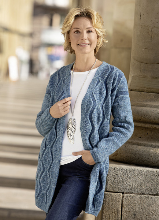 - Strickjacke mit Flausch-Effekt, in Größe L(44/46) bis XXL(52/54), in Farbe JEANSBLAU MELIERT