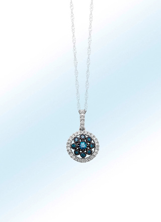 Schöner Anhänger mit blauen Brillanten und weißen Diamanten