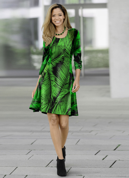 Freizeitkleider - Kleid mit Palmenblatt-Motiv, in Größe 034 bis 050, in Farbe GRÜN-SCHWARZ
