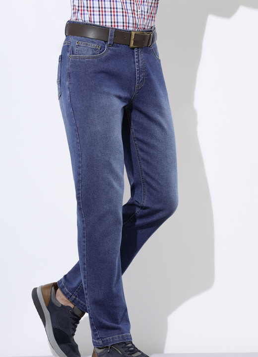 Hosen - Jeans in 5-Pocket Form in 3 Farben, in Größe 024 bis 060, in Farbe JEANSBLAU Ansicht 1
