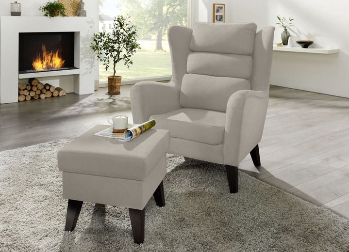 - Sessel mit Hocker auf Holzgrundgestell, in Farbe CREME
