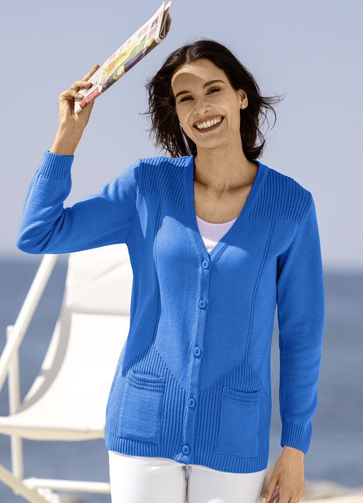 Jacken, Westen & Sets - Strickjacke mit streckender Struktur Jacken, Westen & Sets - Strickjacke mit streckender Struktur, in Größe 038 bis 054, in Farbe AZURBLAU