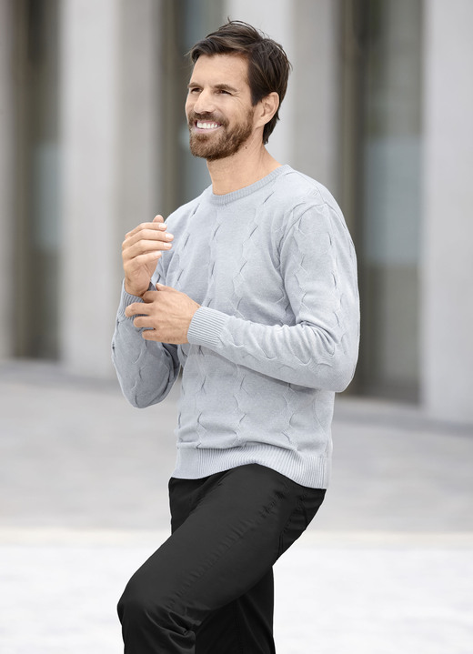 Hemden, Pullover & Shirts - Rundhalspullover mit Strukturdessin in 3 Farben, in Größe 046 bis 062, in Farbe GRAU MELIERT Ansicht 1