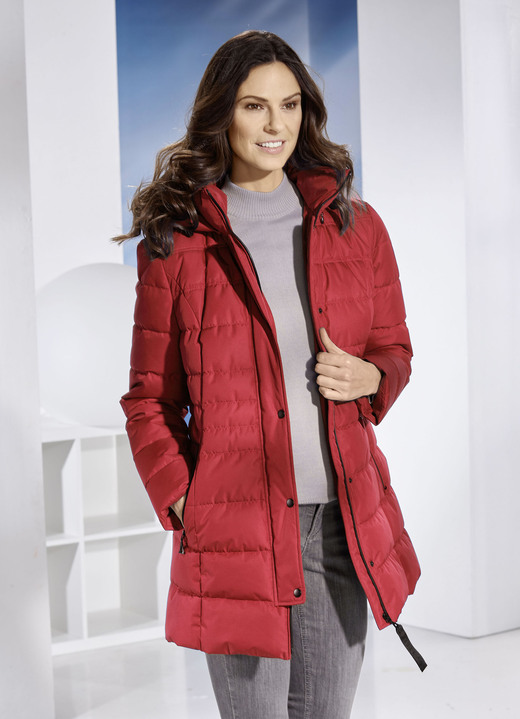 Jacken, Mäntel, Blazer - Funktionsjacke mit abnehmbarer Kapuze Jacken, Mäntel, Blazer - Funktionsjacke mit abnehmbarer Kapuze, in Größe 018 bis 052, in Farbe ROT