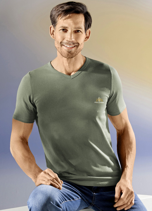 Unterwäsche - Dreierpack Shirts mit V-Ausschnitt, in Größe 005 bis 011, in Farbe 2X KHAKI, 1X MARINE Ansicht 1