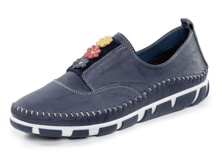 Komfortschuhe - Gemini Slipper mit dezenter Knitter-Struktur und bunten Leder-Blüten, in Größe 036 bis 042, in Farbe MARINE Ansicht 1