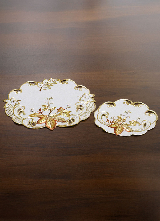Tischdecken - Filigran gearbeitete Tisch- und Raumdekoration, in Größe 101 (Läufer oval, 30x 70 cm) bis 404 (Kissenbezug, 40x 40 cm), in Farbe ECRU Ansicht 1