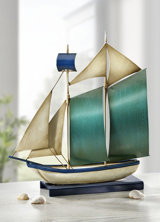 Segelschiff aus Metall