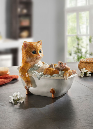 Katze in Badewanne