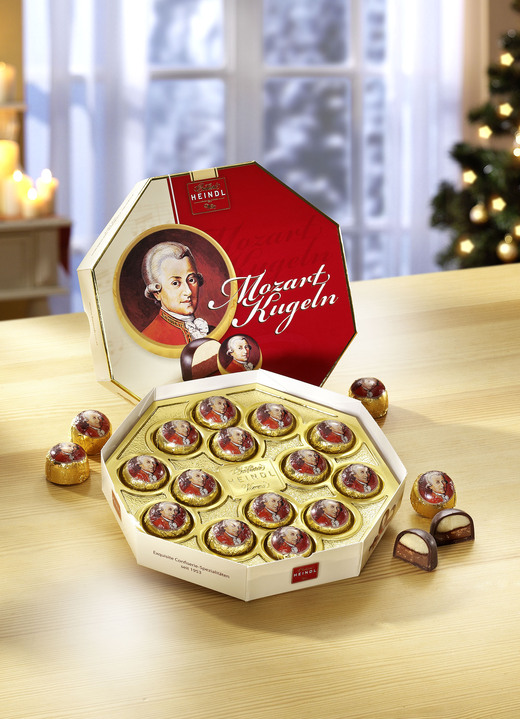 Weihnachtsleckereien - Mozart-Kugeln von der Confiserie Heindl, Wien, in Farbe ROT-WEISS