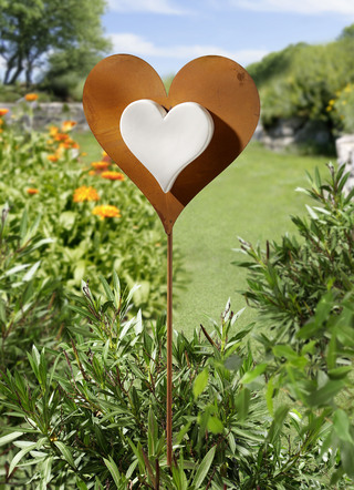 Gartenstecker mit Herz aus Porzellan