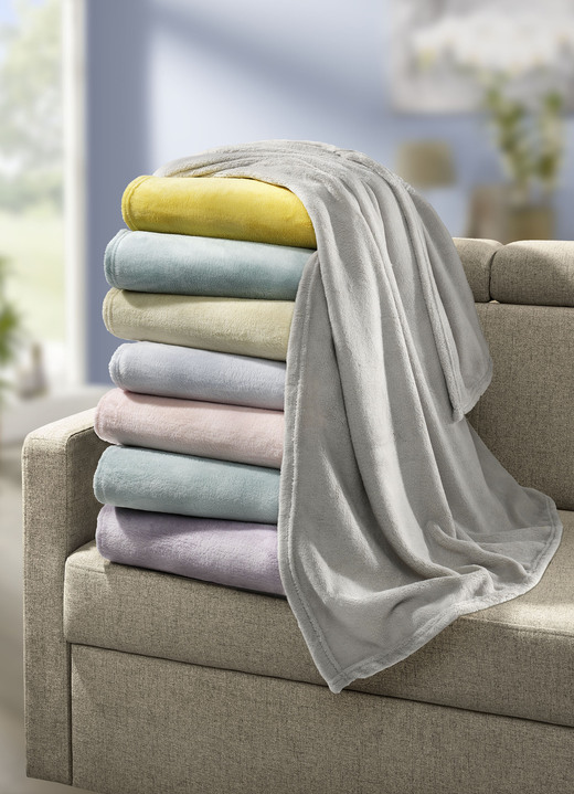 - Kuschelweiche Wohndecke, in Farbe HELLBLAU