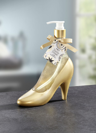 Handseife in goldfarbenen Pumpspender