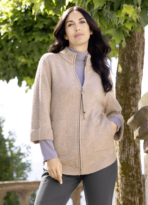 Jacken, Westen & Sets - Flauschig weiche Strickjacke , in Größe 036 bis 052, in Farbe SAND MELIERT Ansicht 1