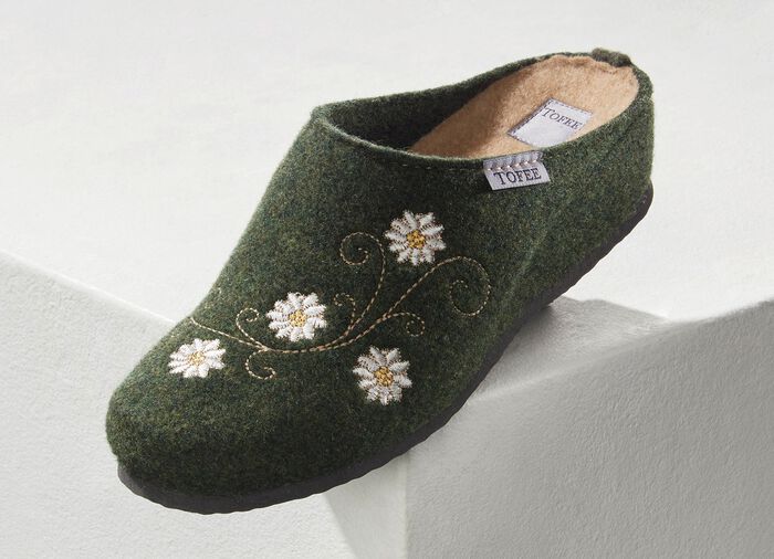 Hausschuh mit Obermaterial und Futter aus Wollfilz GR&Uuml;N