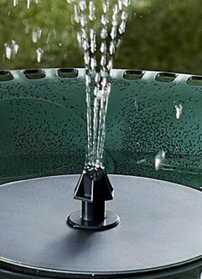 Vogelbad mit Springbrunnen GR&Uuml;N