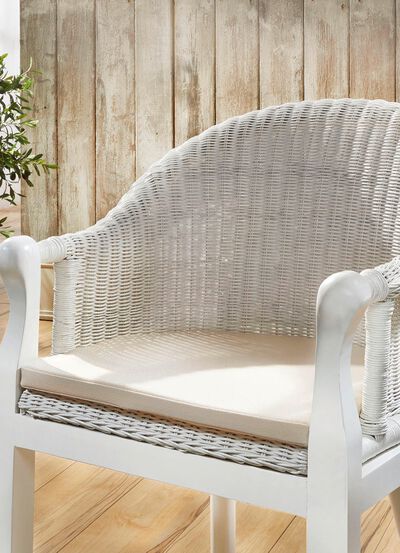 Bequemes Sitzkissen mit 3 cm starkem Schaumstoffkern 