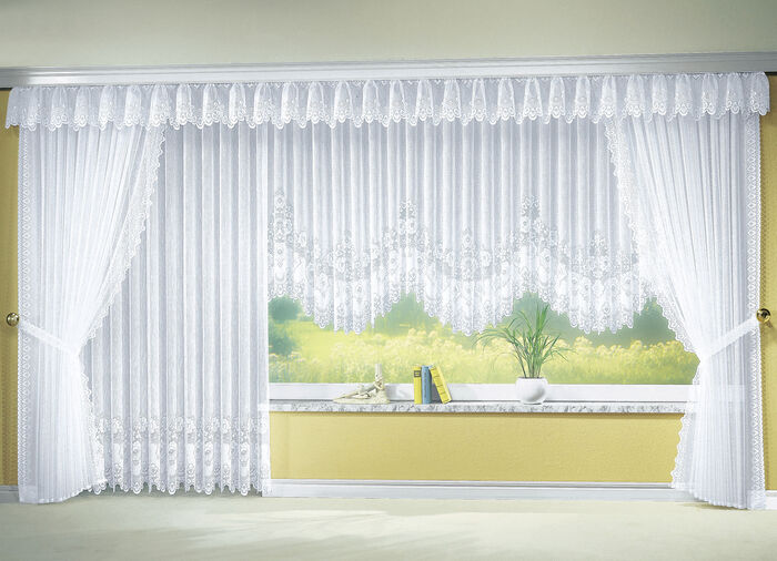 Blumenfenster-Store, gleichmäßig gebogt, mit Faltenband 