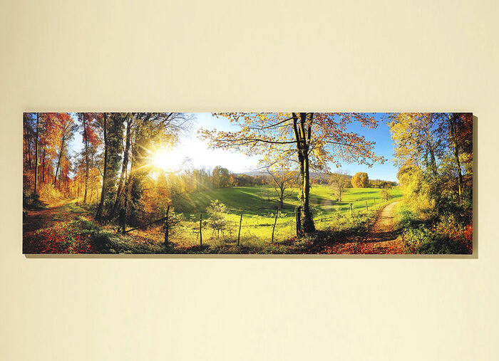 Hochwertige Kunstdruck „Zauberhafte Landschaft im Herbst“ 