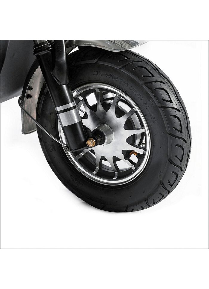 3-Rad Elektromobil im Stil eines Kompaktrollers 