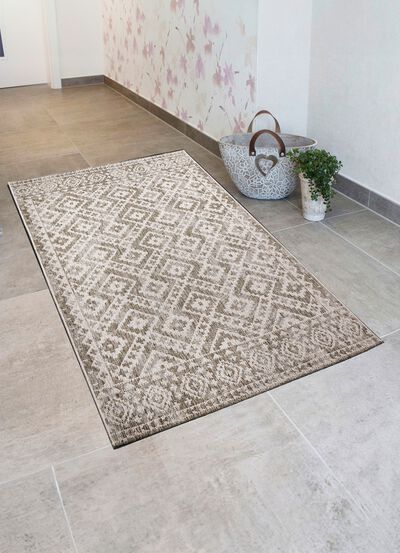 Strapazierf&auml;hige Br&uuml;cken und Teppiche f&uuml;r drinnen und drau&szlig;en 