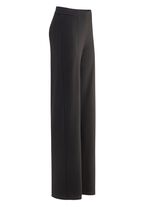 Hose in modischer Weite 