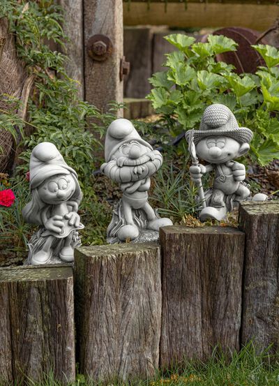 Schl&uuml;mpfe aus wetterfestem Kunststein 