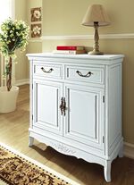 Kommode in Antikwei&szlig; 