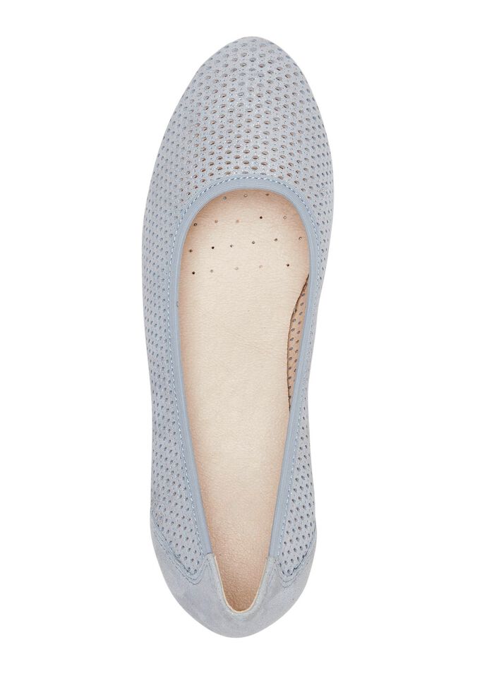 ELENA EDEN Pumps mit luftiger Perforation HELLBLAU