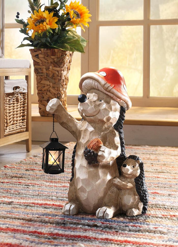 Von Hand bemalter Igel mit Laterne 