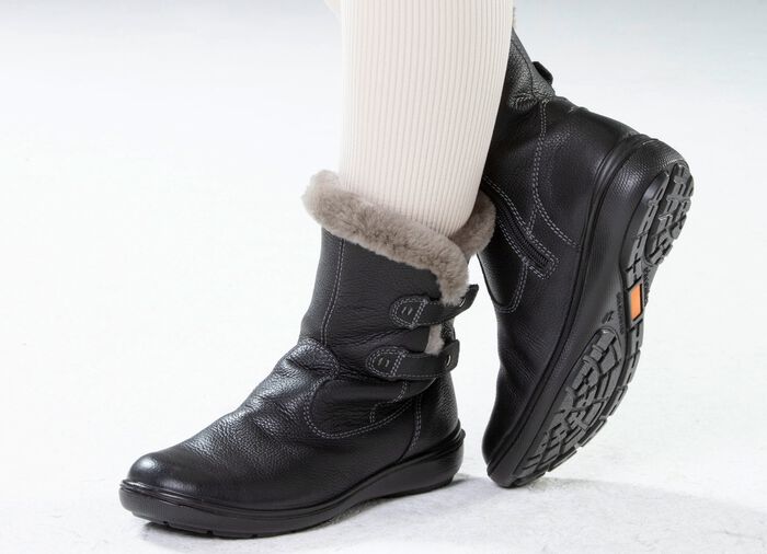 Gef&uuml;tterte Damen-Stiefeletten, Winterschuhe, mit Lammfell SCHWARZ