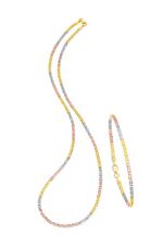 Elegante Garnitur in Tricolor, mit Karabiner 