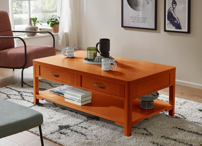 Edler Couchtisch im used-Look KIRSCHBAUM