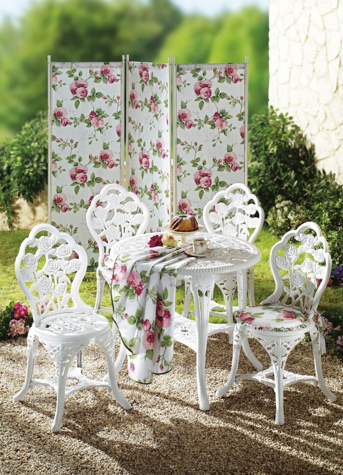 Möbelgruppe in attraktiver Gusseisen-Optik 