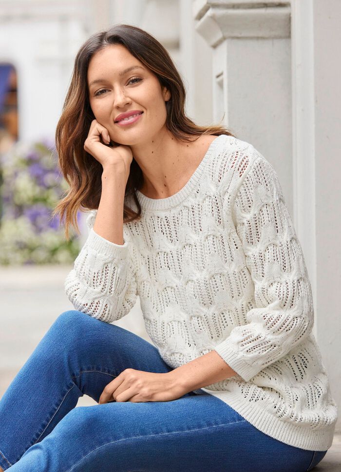 Pullover mit dezentem Paillettengarn 